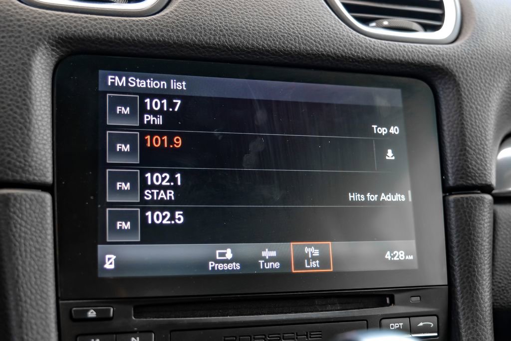 Used 2021 Porsche 718 Cayman w/ Premium Package image 34