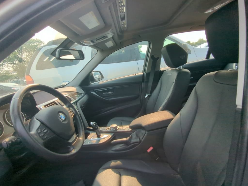 Used 2016 BMW 320i xDrive Sedan AWD/4WD image 6