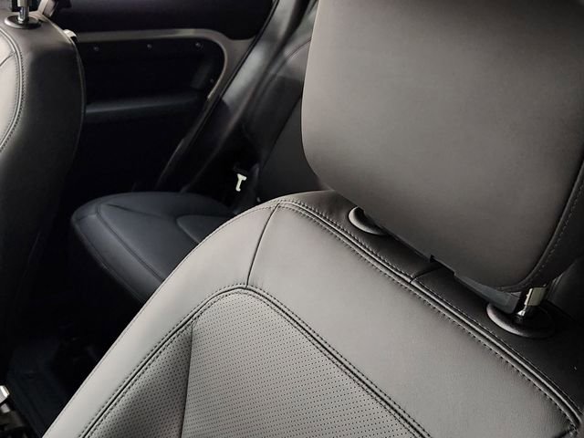 New 2026 Land Rover Defender 130 X-Dynamic SE image 14