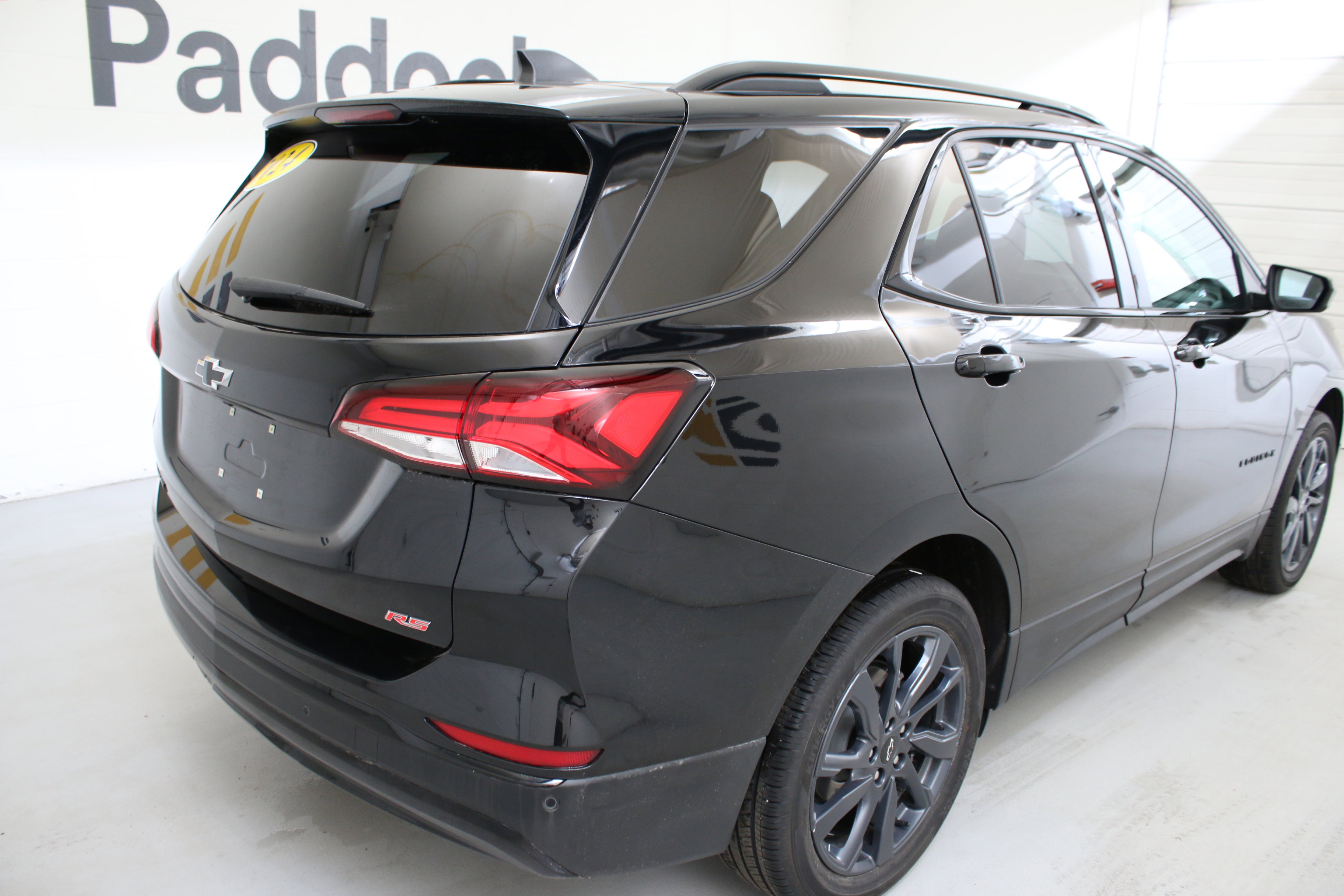 Used 2024 Chevrolet Equinox RS w/ LPO, Floor Liner Package FWD image 9
