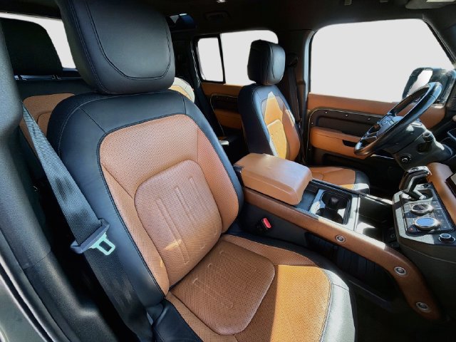 Used 2022 Land Rover Defender 110 X AWD/4WD image 25