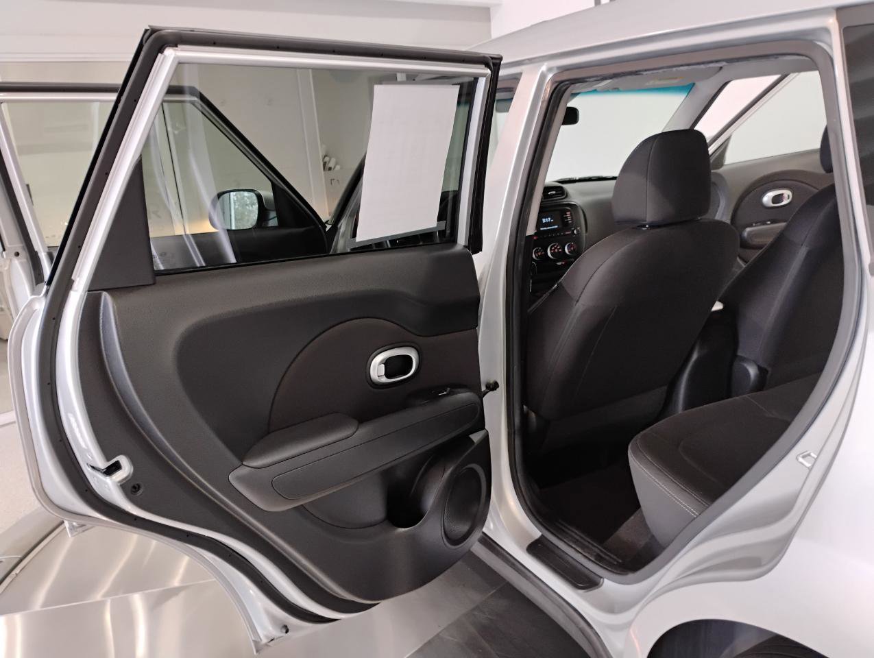 Used 2018 Kia Soul image 9