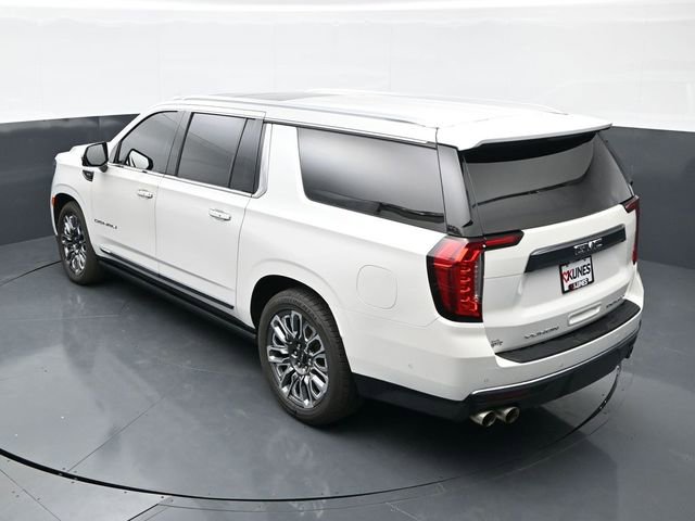 Used 2023 GMC Yukon XL Denali Ultimate AWD/4WD image 39