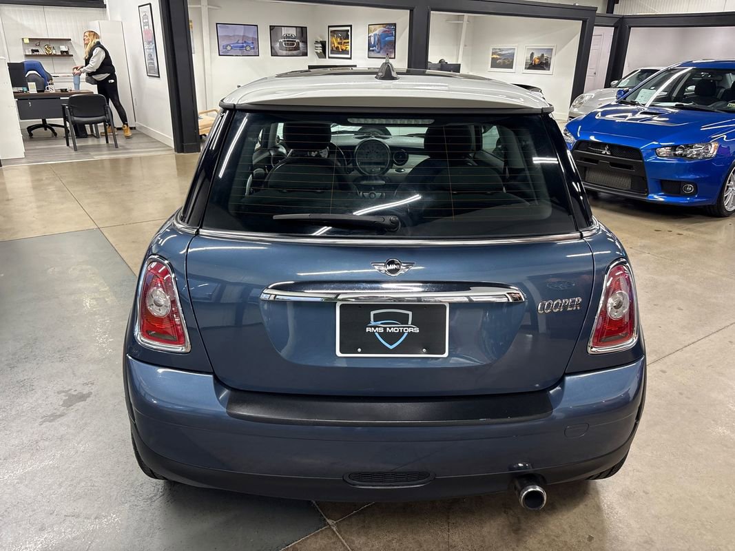 Used 2010 MINI Cooper Hardtop image 9