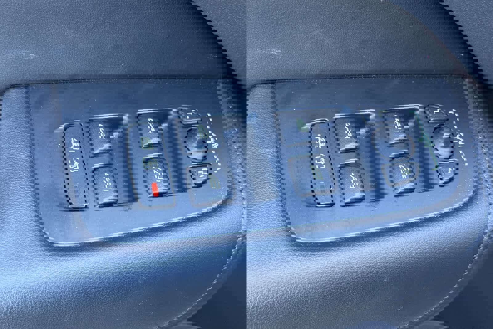 Used 2025 Volvo XC60 B5 Plus image 12