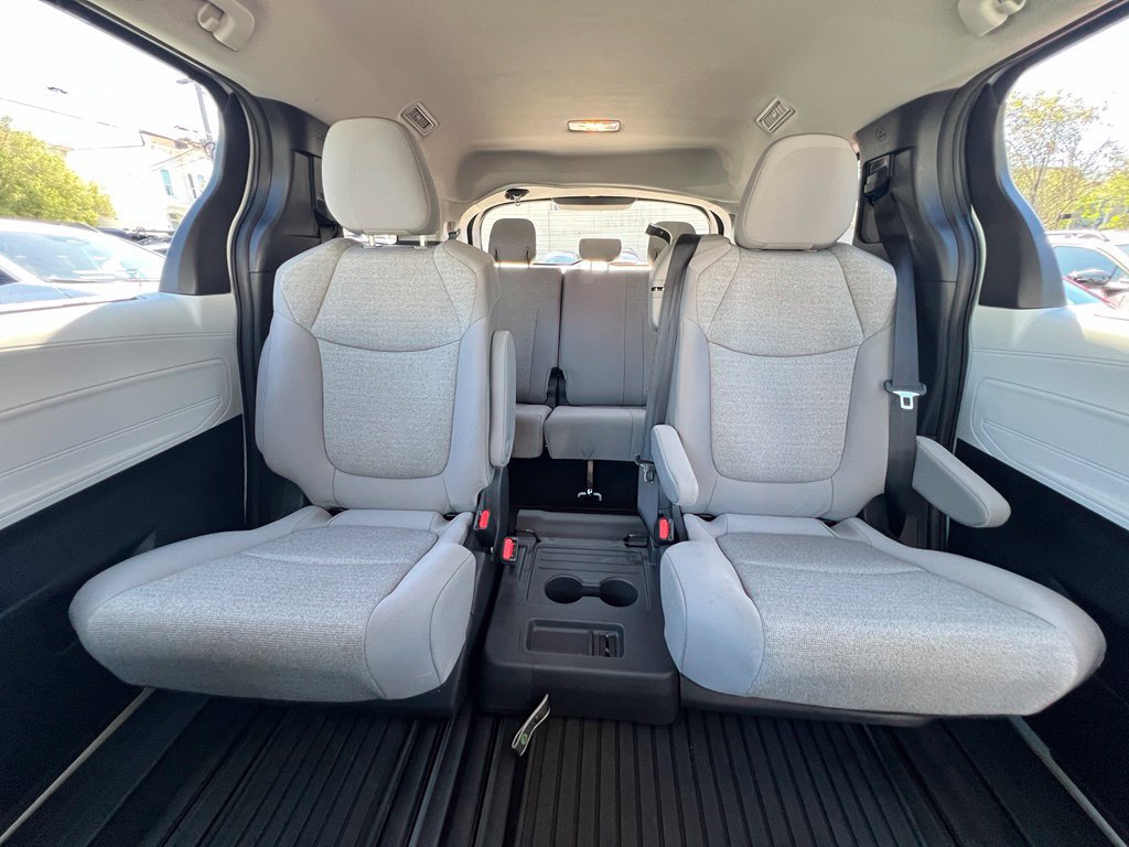 Certified 2026 Toyota Sienna LE AWD/4WD image 15