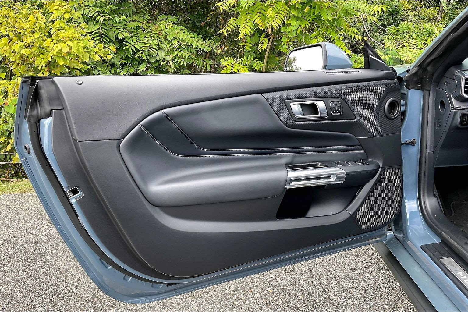 Used 2025 Ford Mustang GT Premium RWD image 23
