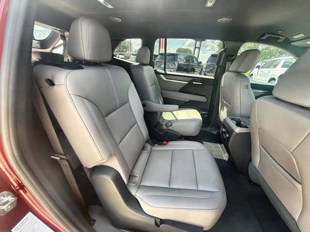 Certified 2026 GMC Acadia Elevation w/ Elevation Premium Package FWD image 26