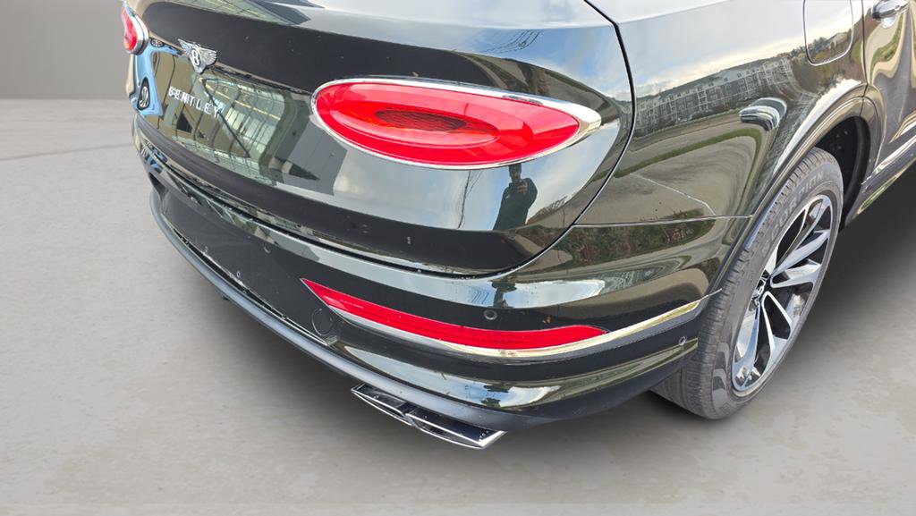 Used 2023 Bentley Bentayga image 14