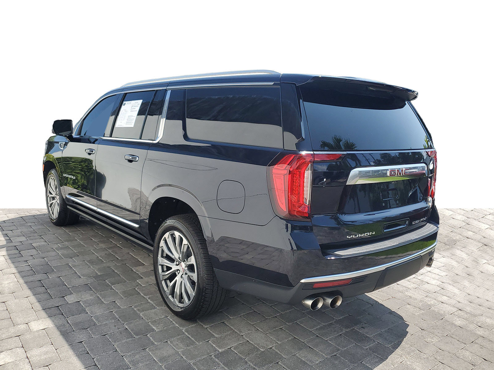 Certified 2021 GMC Yukon XL Denali w/ Denali Premium Package RWD image 4