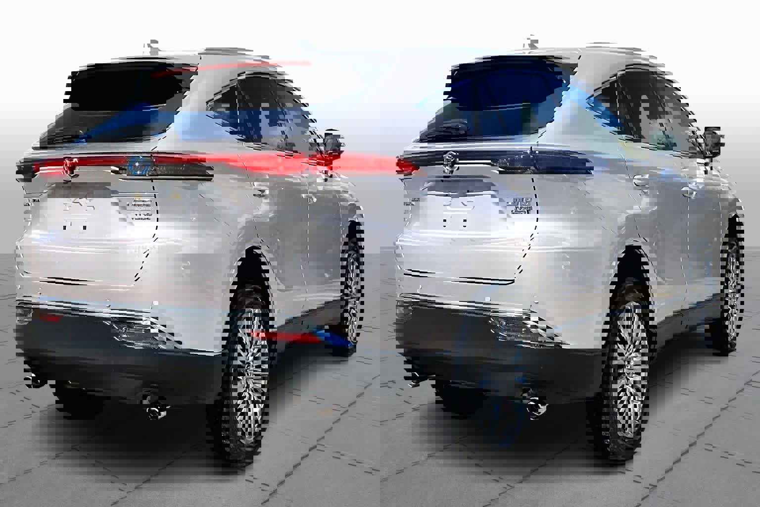 Used 2021 Toyota Venza Limited w/ Advanced Technology Package image 13