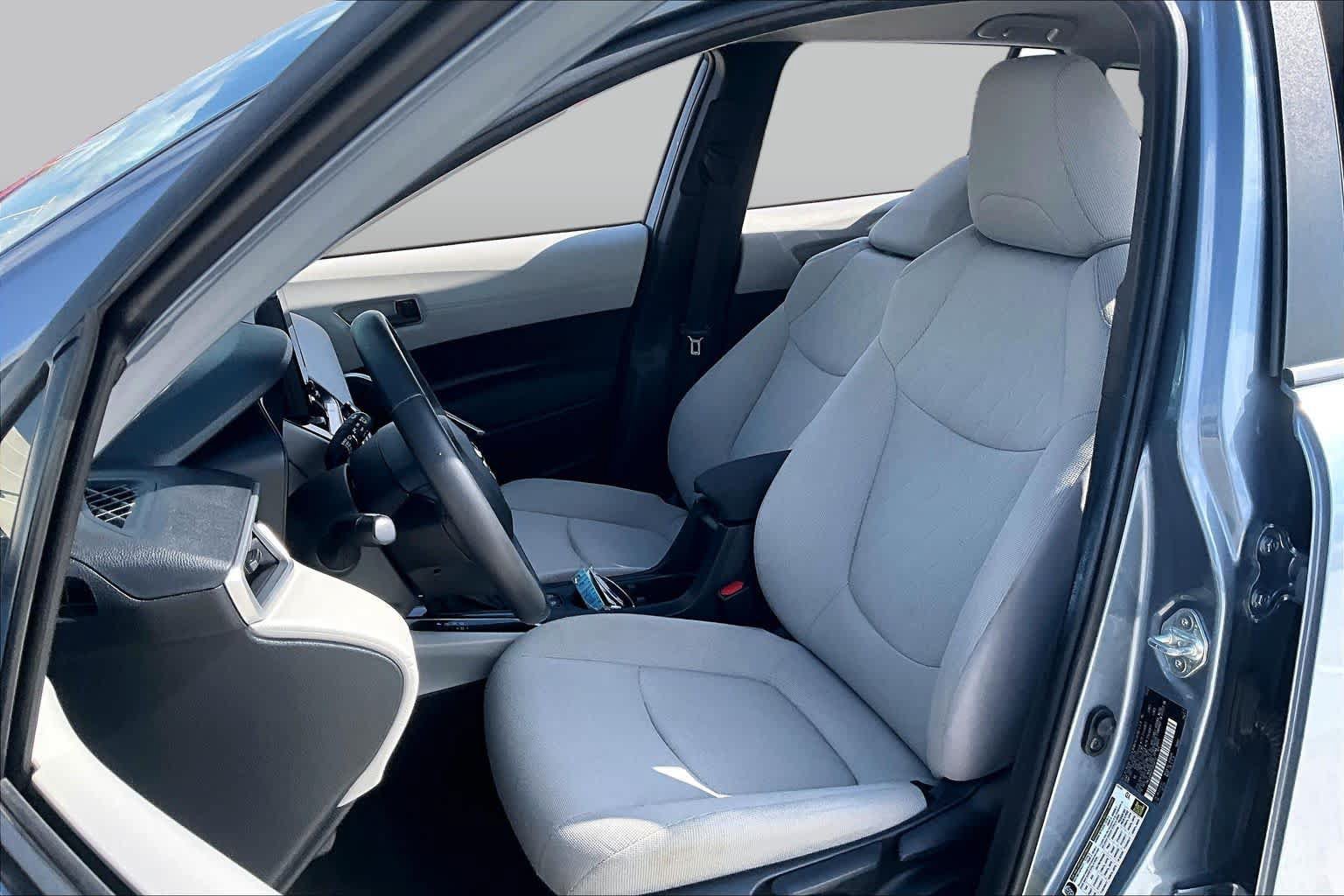 Used 2023 Toyota Corolla Cross LE FWD image 7