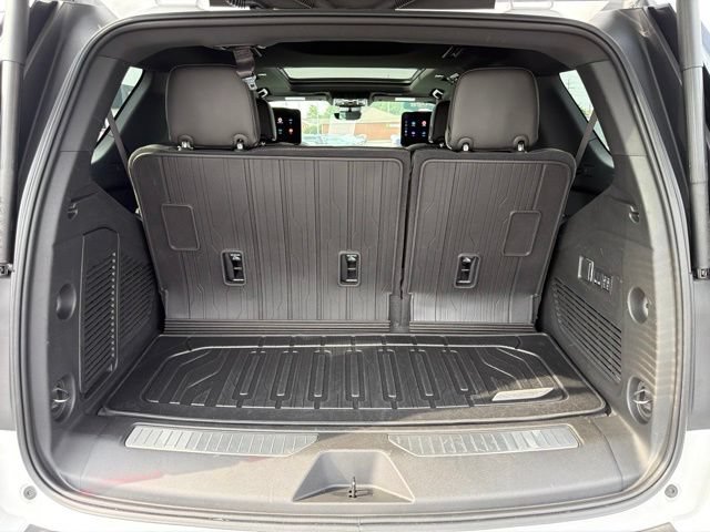 Used 2026 GMC Yukon AT4 Ultimate w/ LPO, Floor Liner Package AWD/4WD image 16