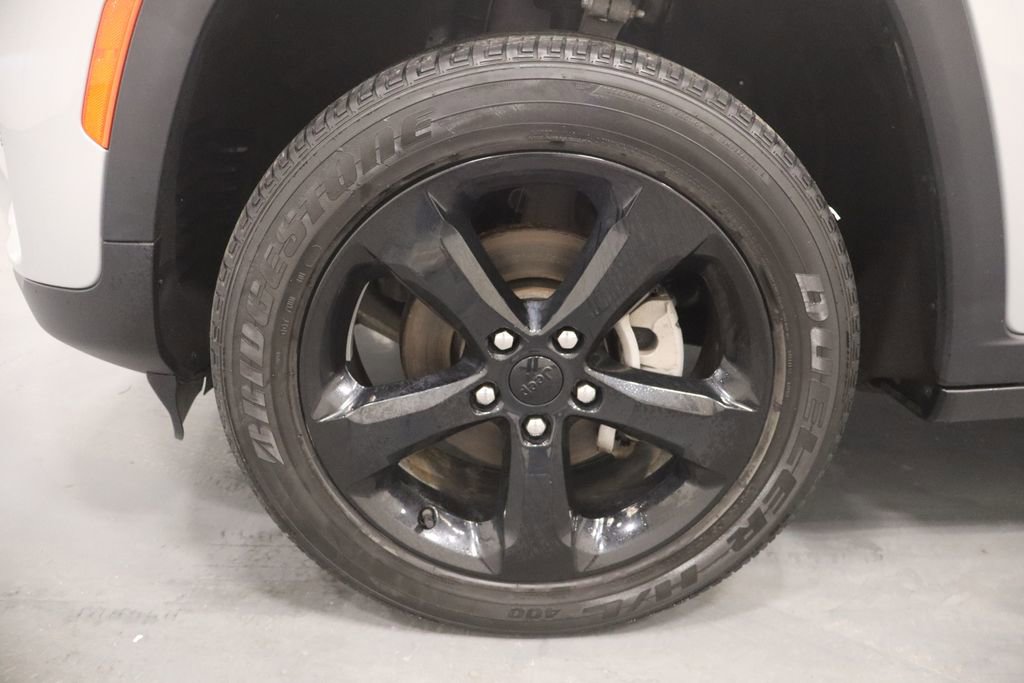 Certified 2023 Jeep Grand Cherokee Altitude image 24