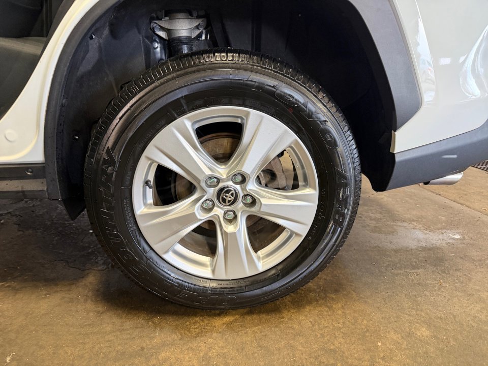 Used 2020 Toyota RAV4 XLE w/ All Weather Liner Package AWD/4WD image 26