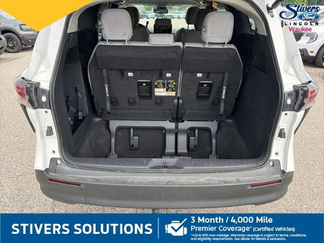 Used 2026 Toyota Sienna LE FWD image 10