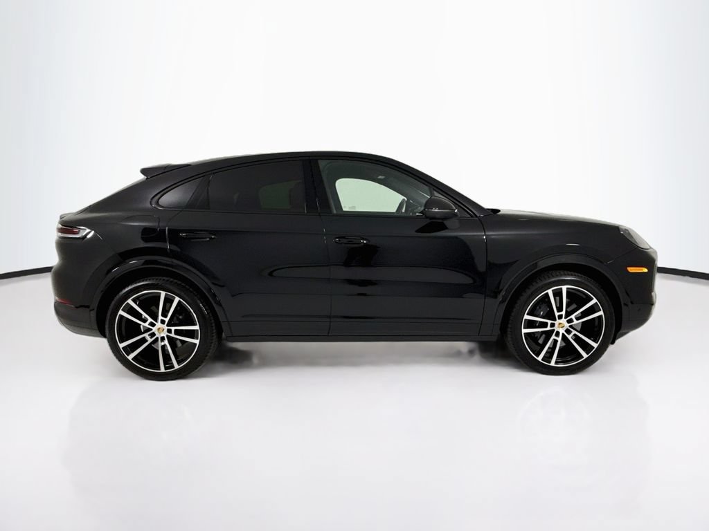 Used 2025 Porsche Cayenne Coupe AWD/4WD image 8