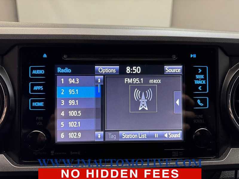 Used 2016 Toyota Tacoma TRD Sport image 21