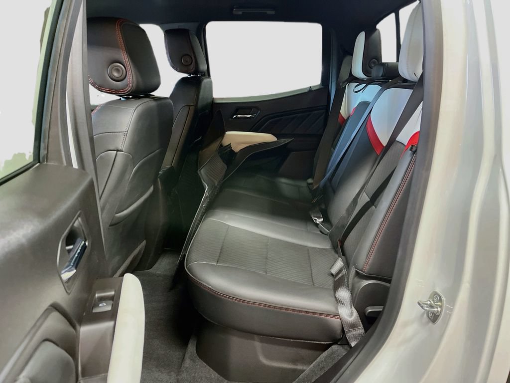 Used 2024 GMC Canyon AT4X AWD/4WD image 25