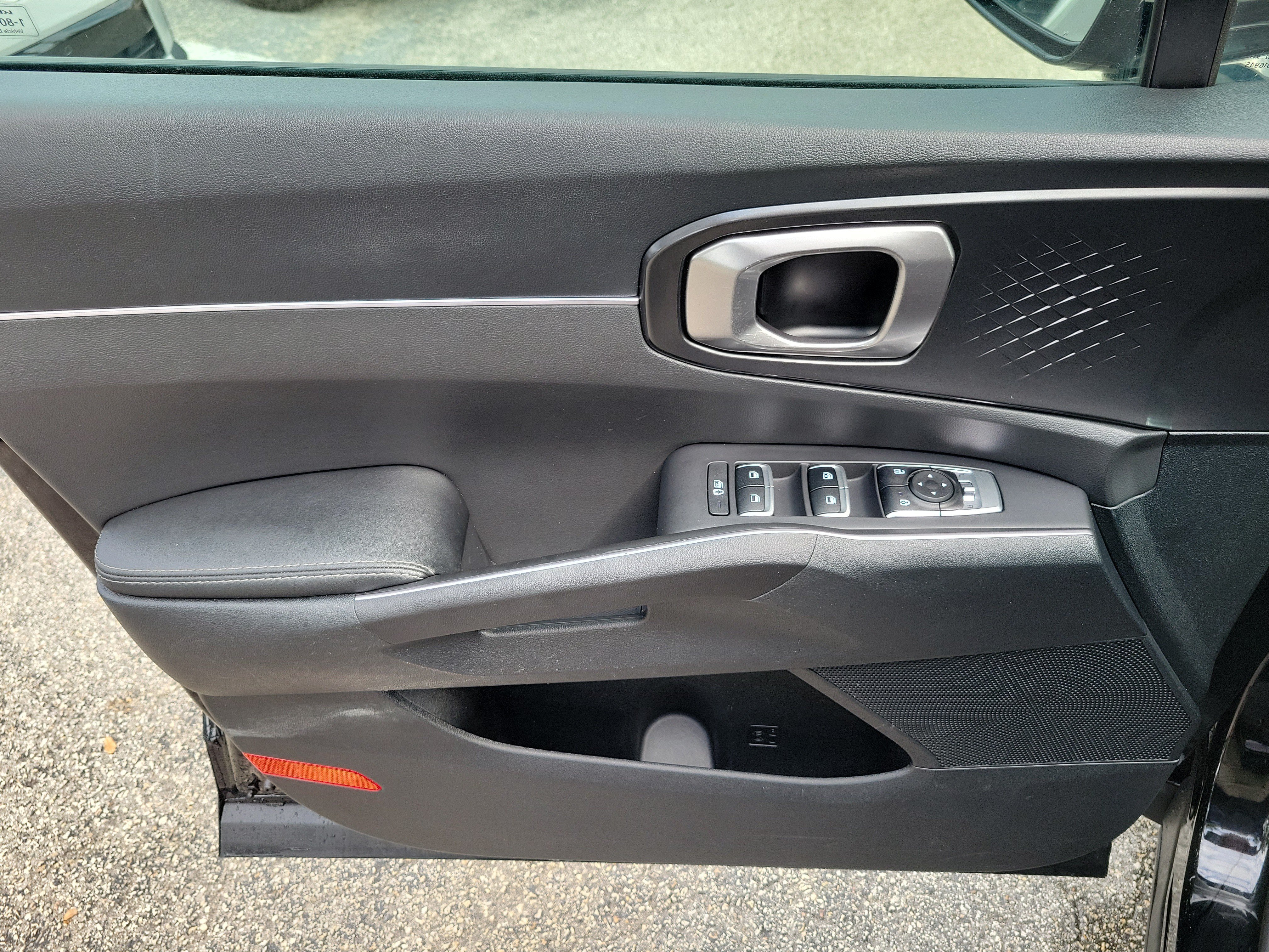 Certified 2023 Kia Sorento LX FWD image 19