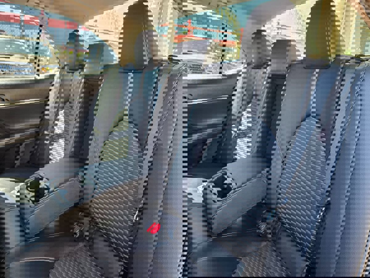 Used 2020 Toyota Camry SE w/ Convenience Package image 21