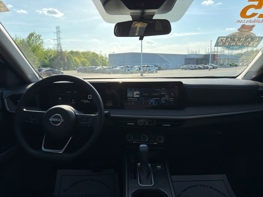 Used 2025 Nissan Kicks SV w/ SV Premium Package image 15