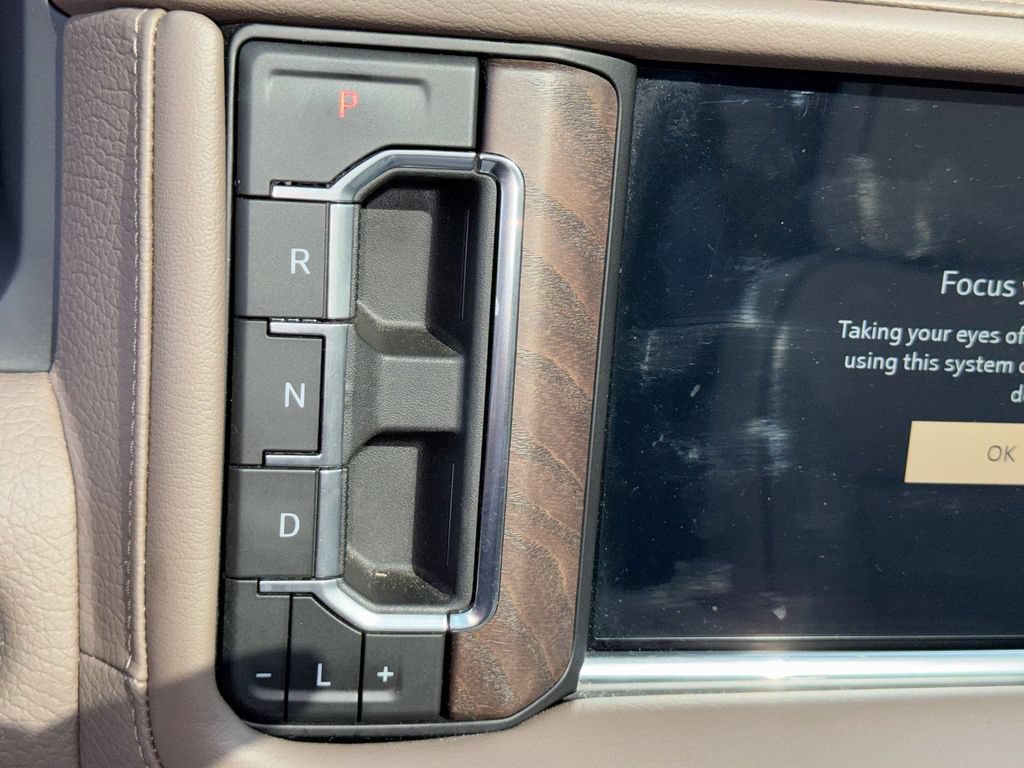 Used 2023 GMC Yukon Denali RWD image 23