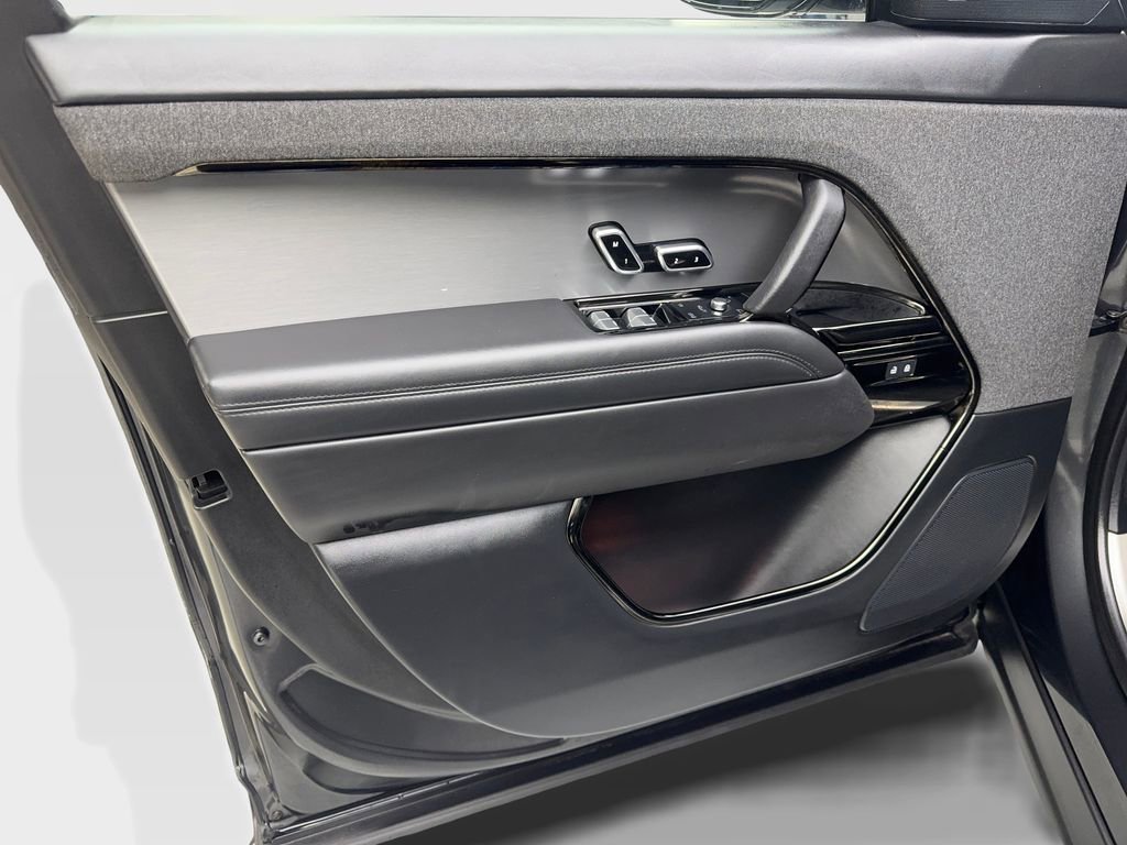 Used 2024 Land Rover Range Rover Sport SE image 28