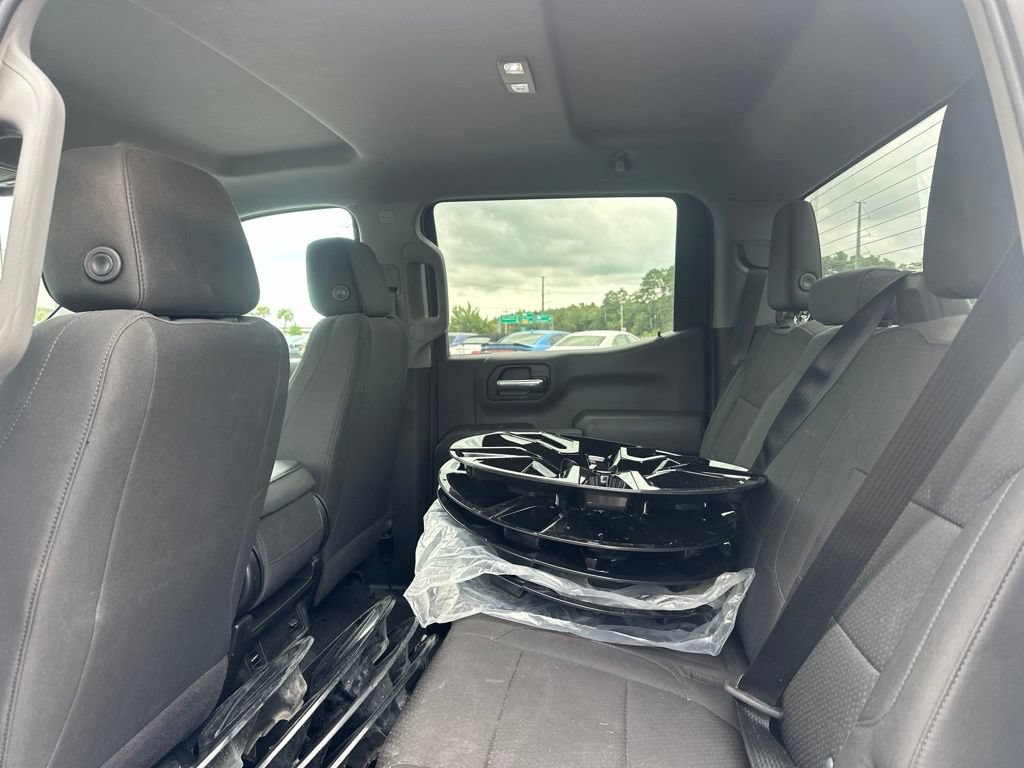 Used 2020 Chevrolet Silverado 1500 Custom w/ Custom Value Package AWD/4WD image 11