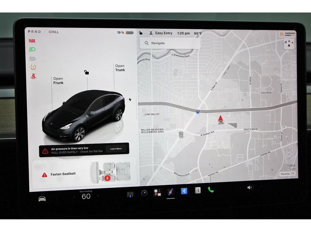 Used 2024 Tesla Model Y Long Range AWD/4WD image 12