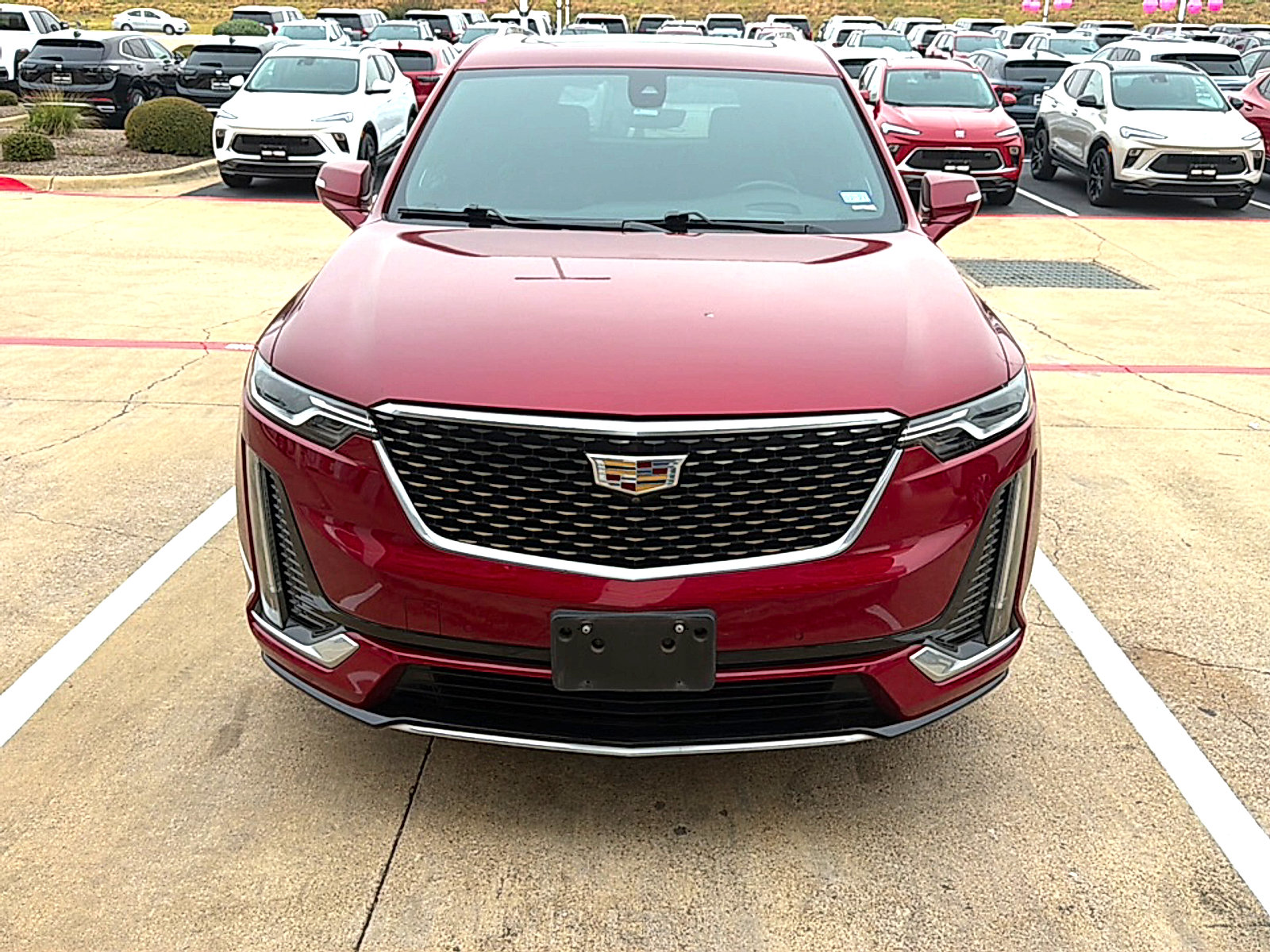 Used 2020 Cadillac XT6 Premium Luxury FWD image 2