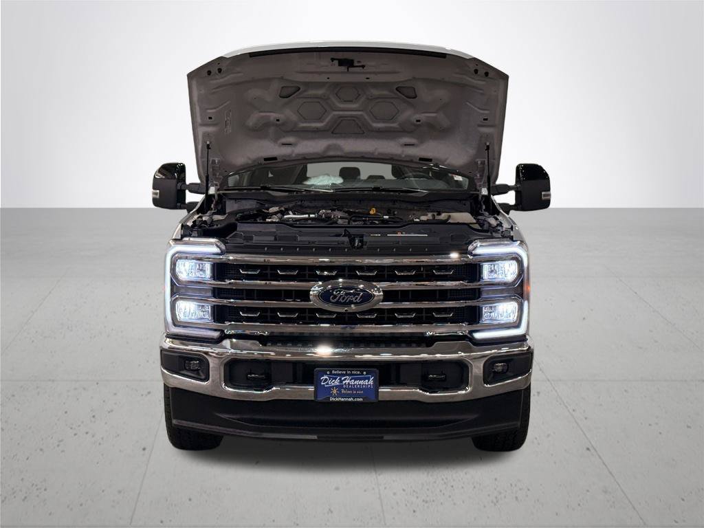 Used 2025 Ford F250 Lariat AWD/4WD image 5