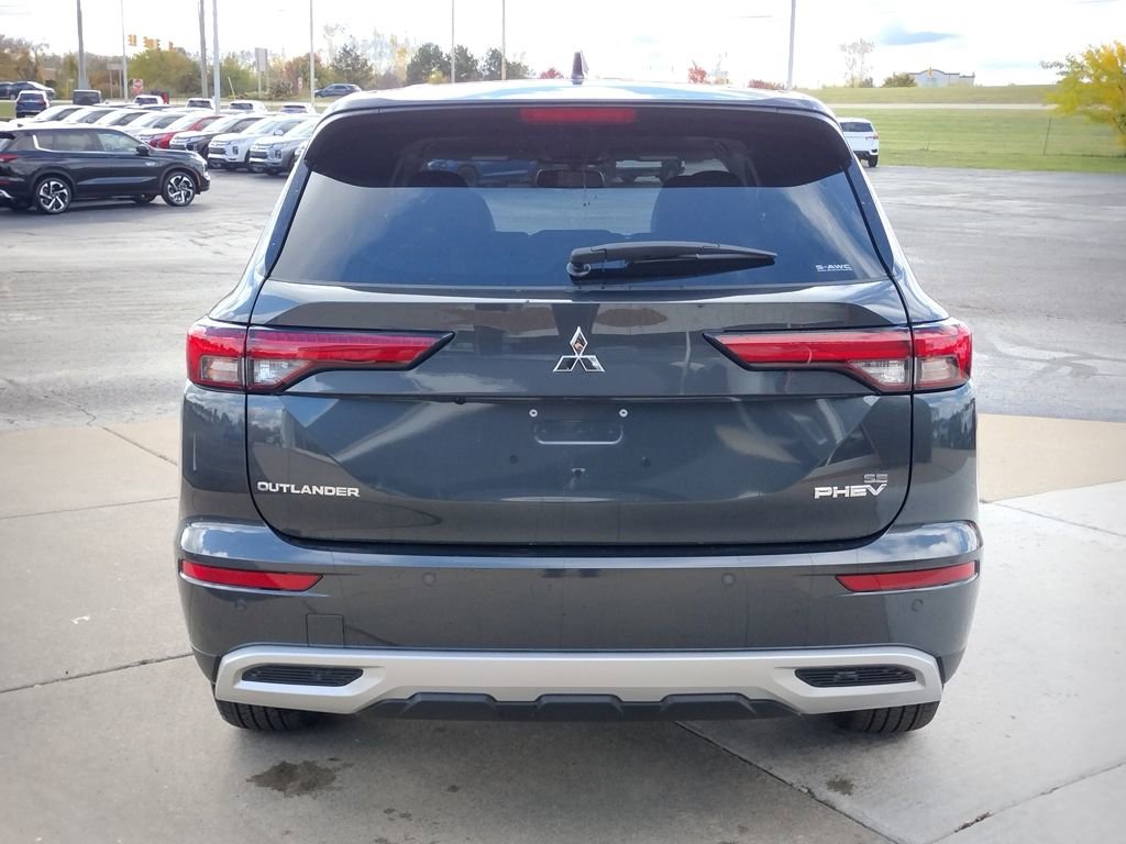New 2025 Mitsubishi Outlander SE image 17