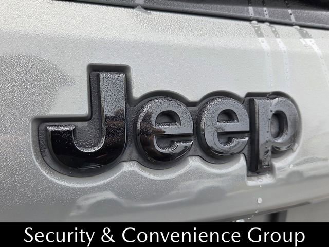 Used 2019 Jeep Grand Cherokee Altitude image 12
