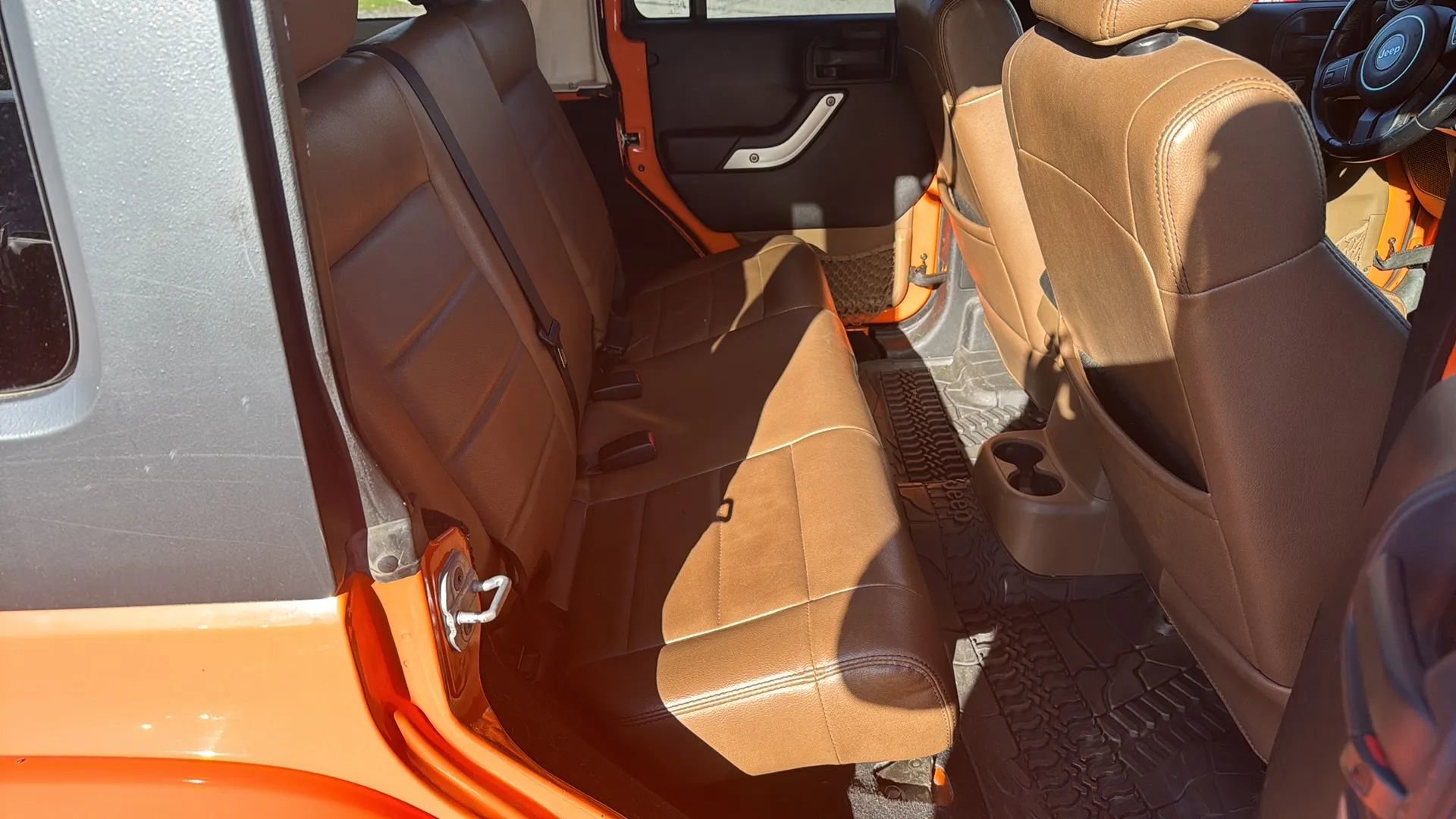 Used 2012 Jeep Wrangler Unlimited Sahara image 8