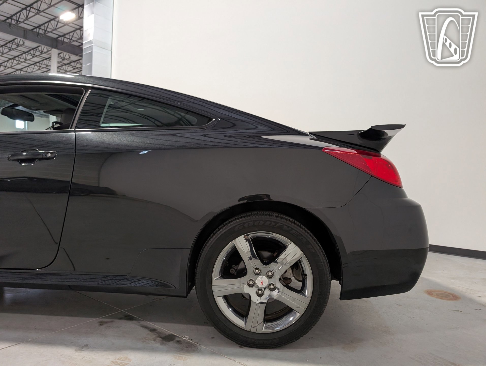 Used 2009 Pontiac G6 GXP w/ Sun And Sound Package image 33
