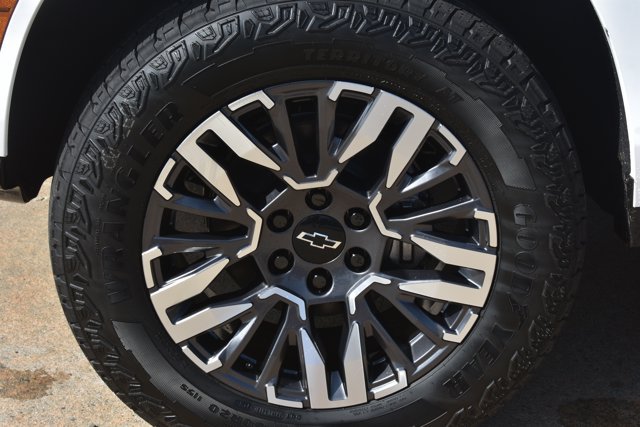 New 2026 Chevrolet Tahoe Z71 w/ Comfort Package AWD/4WD image 9