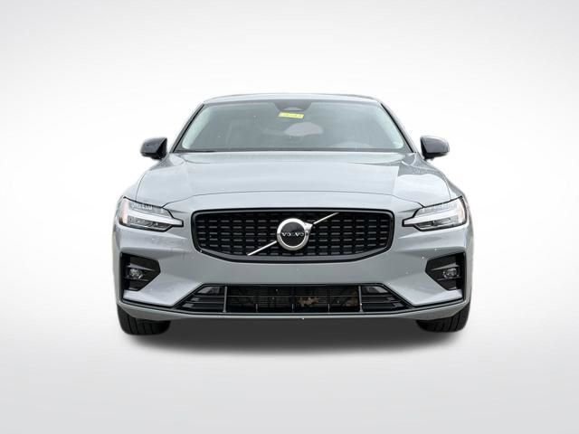 Used 2024 Volvo S60 B5 Core image 31