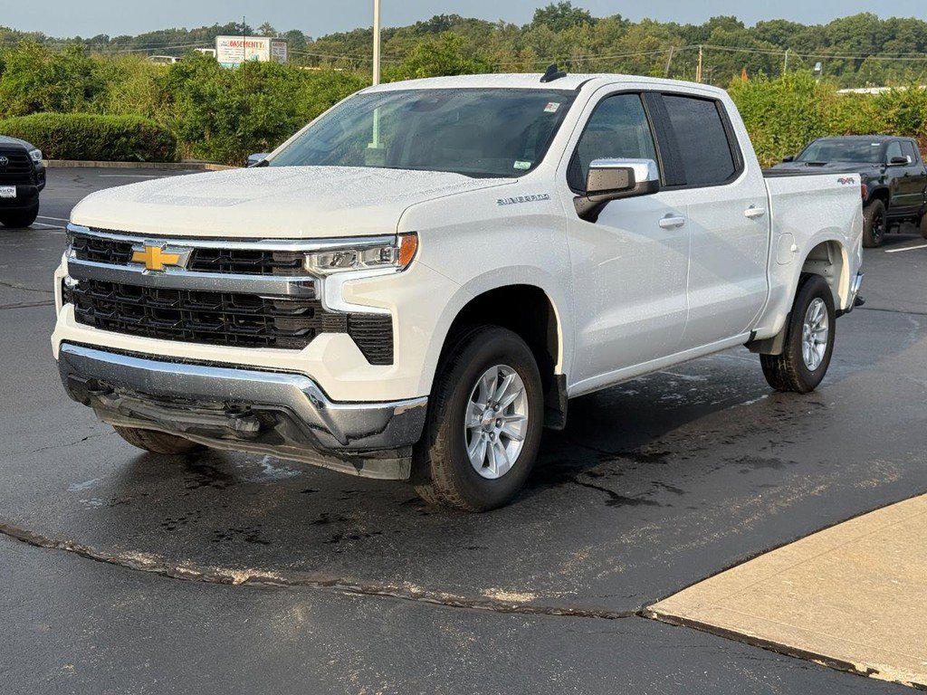 Used 2025 Chevrolet Silverado 1500 LT image 9