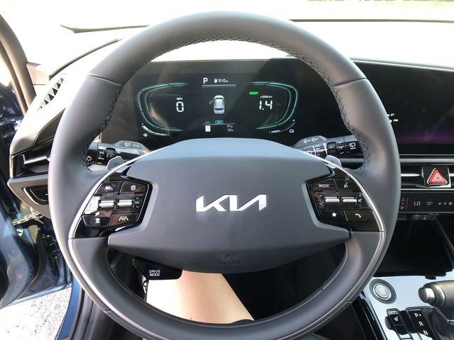 New 2025 Kia Niro EX Touring image 14