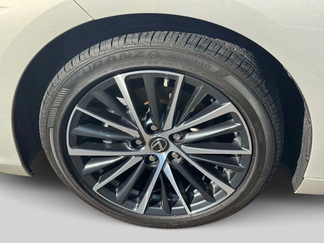 Certified 2025 Lexus ES 350 w/ Premium Package image 10