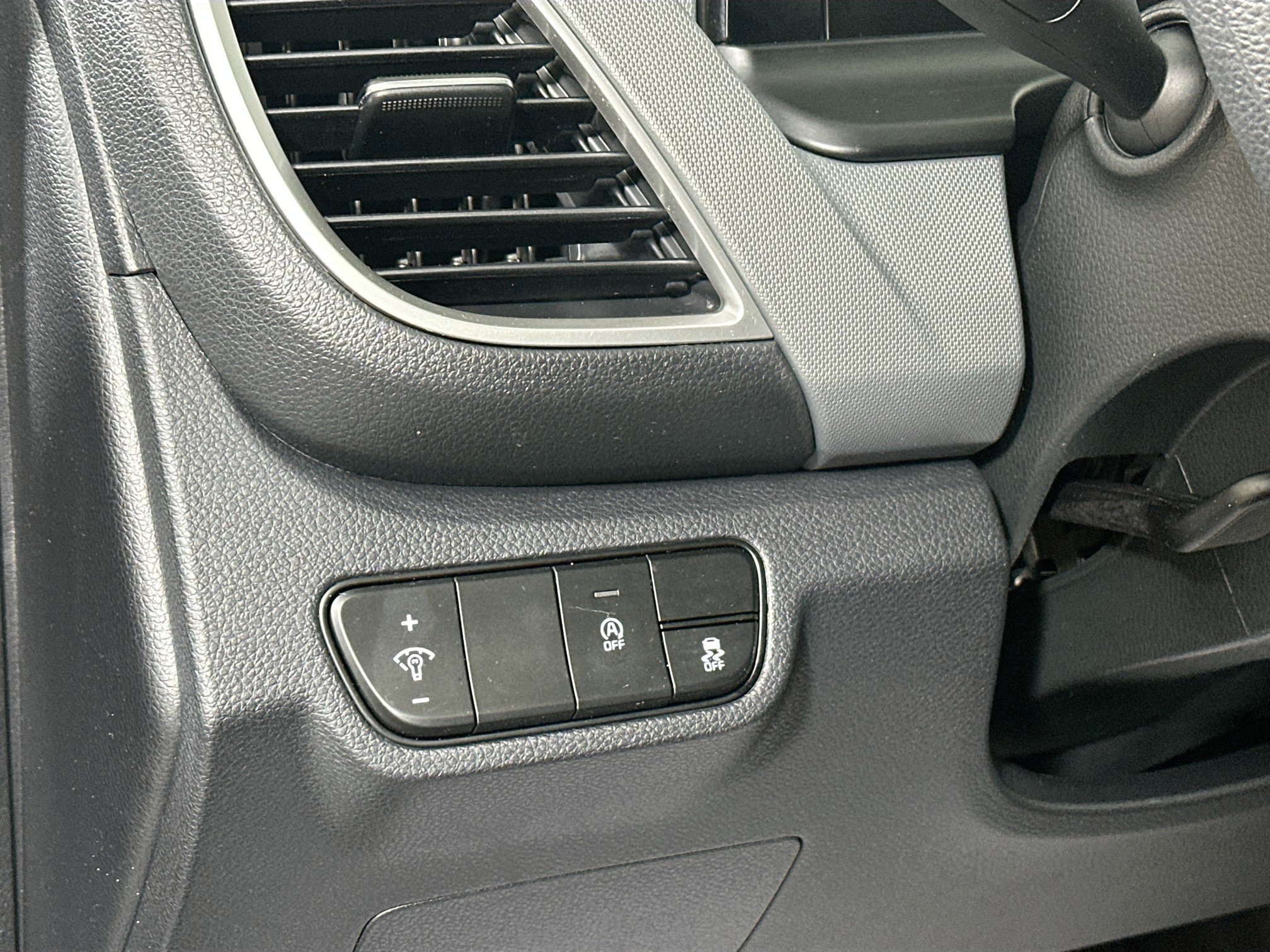 Certified 2026 Kia Seltos LX AWD/4WD image 10