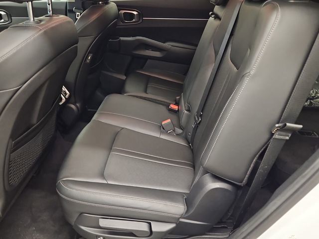 Used 2023 Kia Sorento S image 13