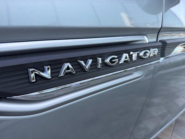 Used 2023 Lincoln Navigator Reserve RWD image 8