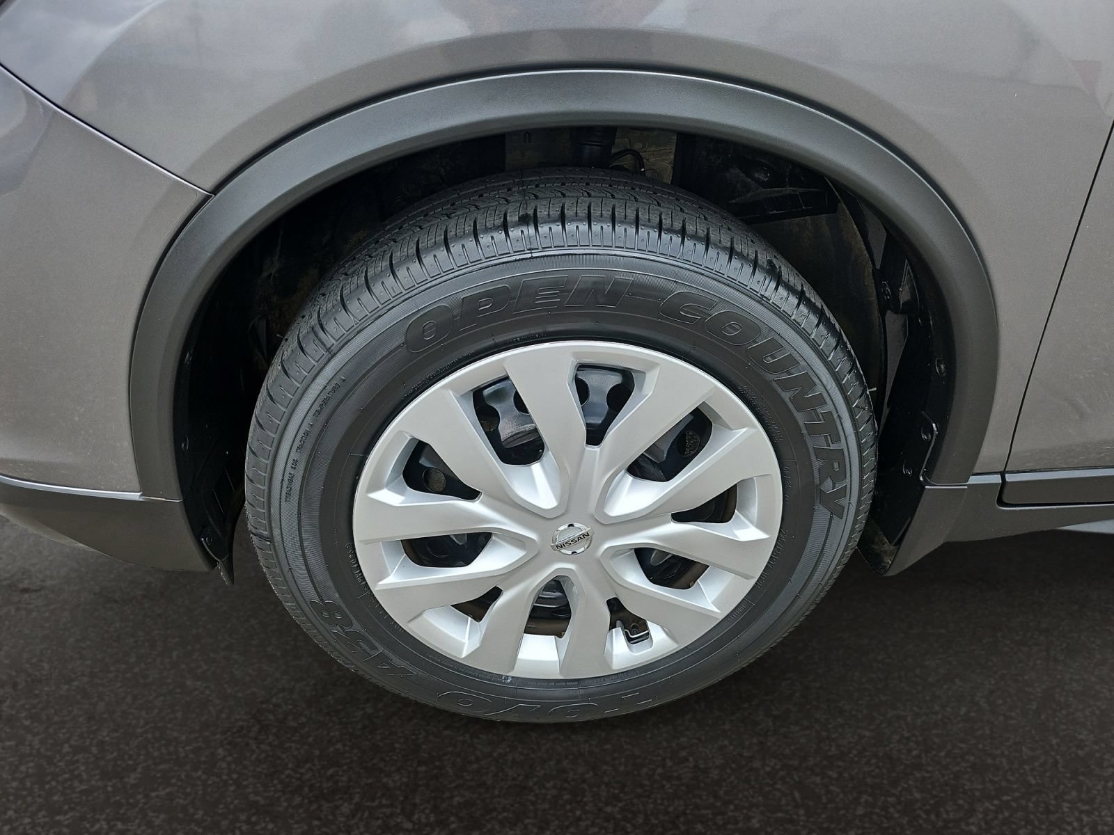 Used 2020 Nissan Rogue S FWD image 39