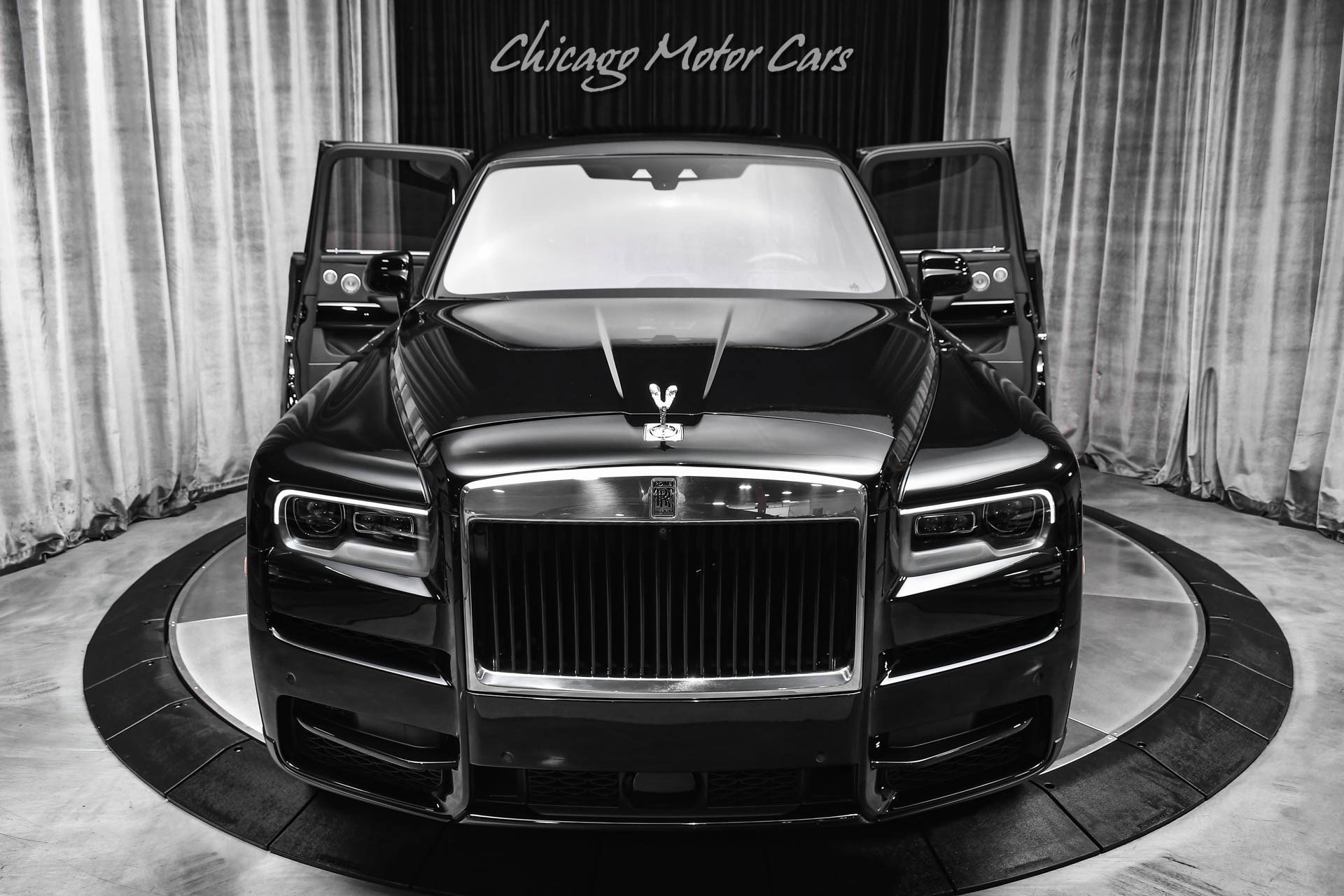 Used 2023 Rolls-Royce Cullinan w/ Cullinan Package image 40