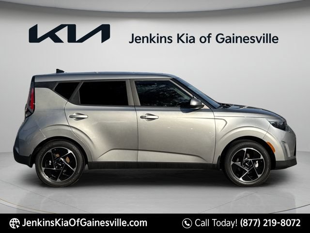 Used 2025 Kia Soul EX FWD image 9