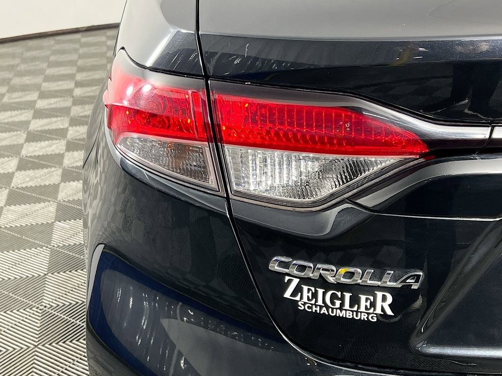 Used 2021 Toyota Corolla LE image 32