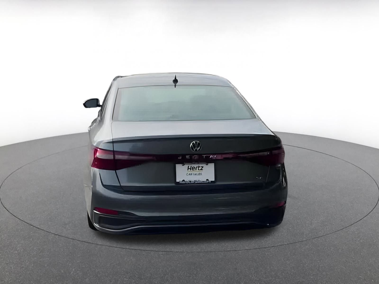 Used 2025 Volkswagen Jetta SE image 16