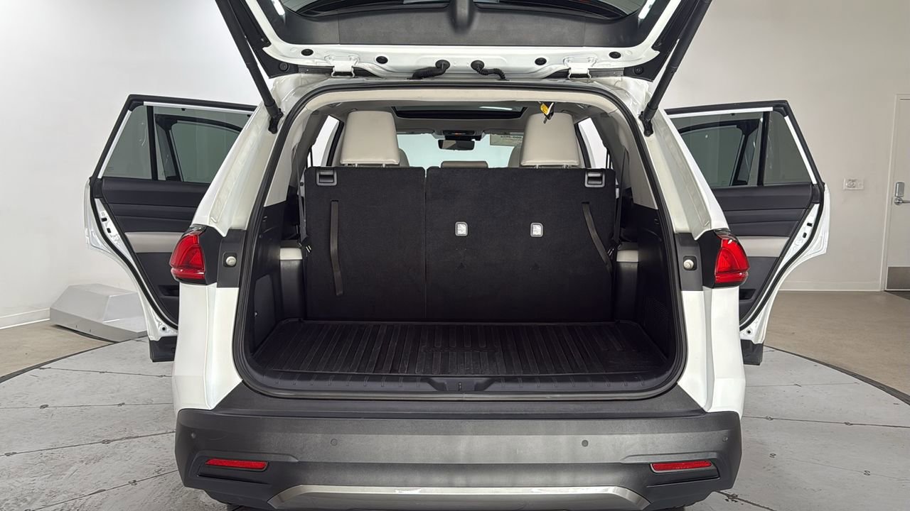 Certified 2024 Toyota Grand Highlander Platinum image 16